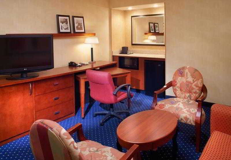 Hotel Courtyard By Marriott Chicago Waukegan / Gurnee Pokoj fotografie